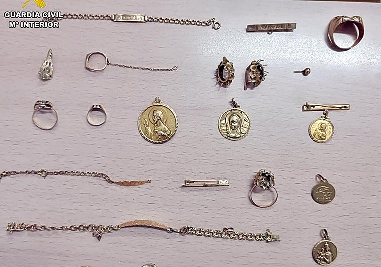 Detenido el presunto autor de un robo de joyas en una vivienda de Fuentes de León